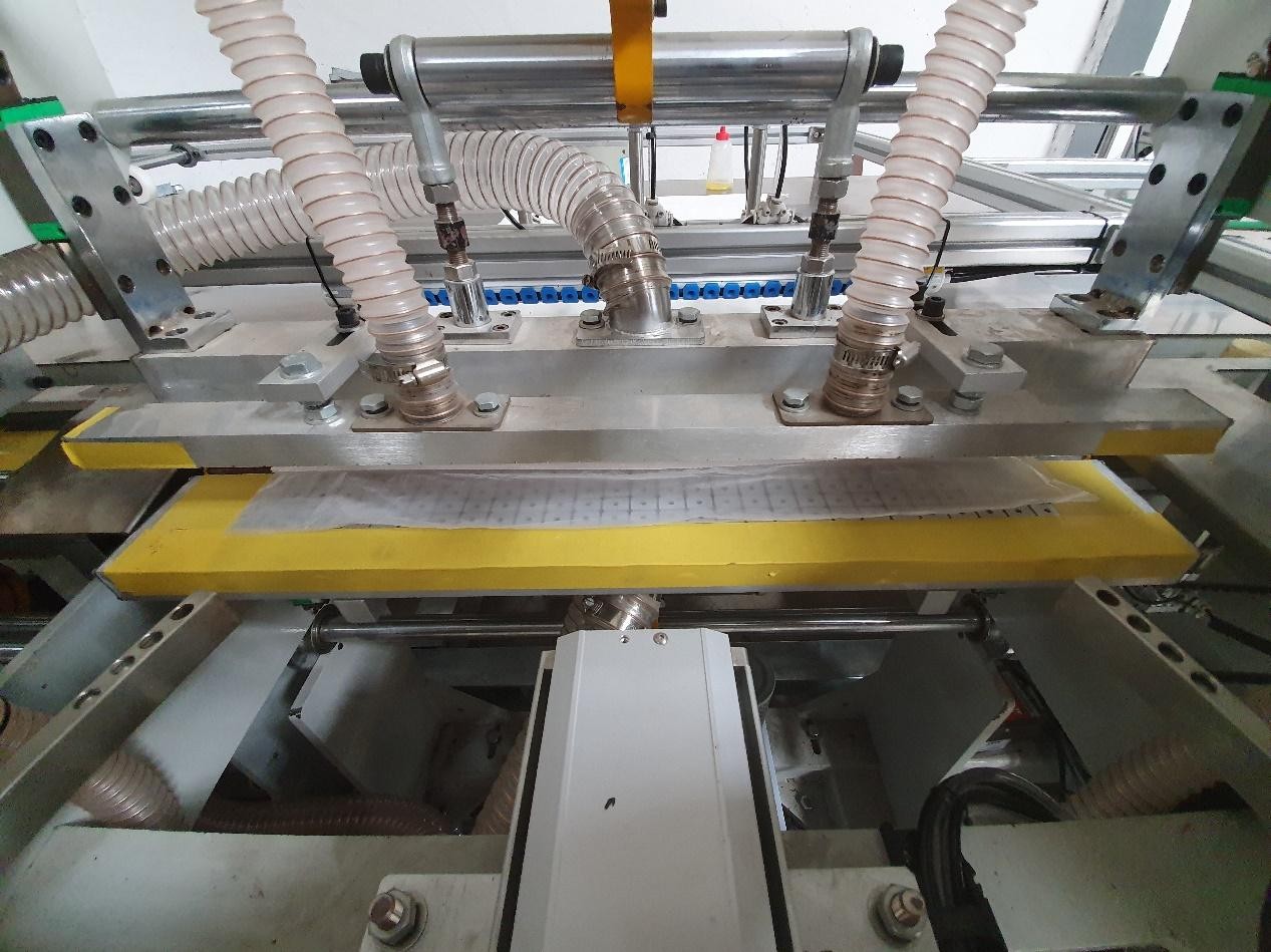 Máquina de Inserción de Liner, Corte y Cosido WT-ICSH650 5
