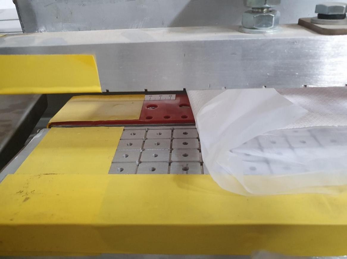 Máquina de Inserción de Liner, Corte y Cosido WT-ICSH650 6
